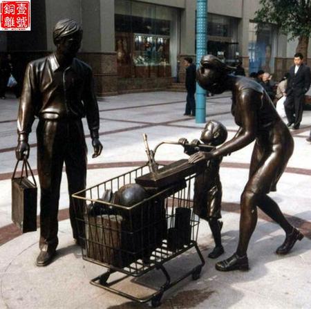 哈尔滨步行街铜雕塑