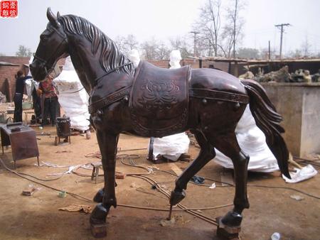 玻璃钢仿铜雕塑动物马